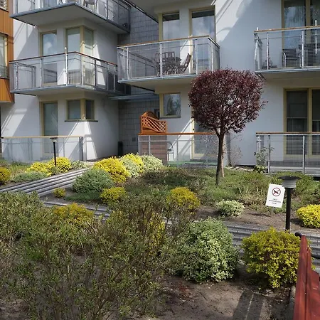 Zacisze Lesne アパート シフィノウイシチェ